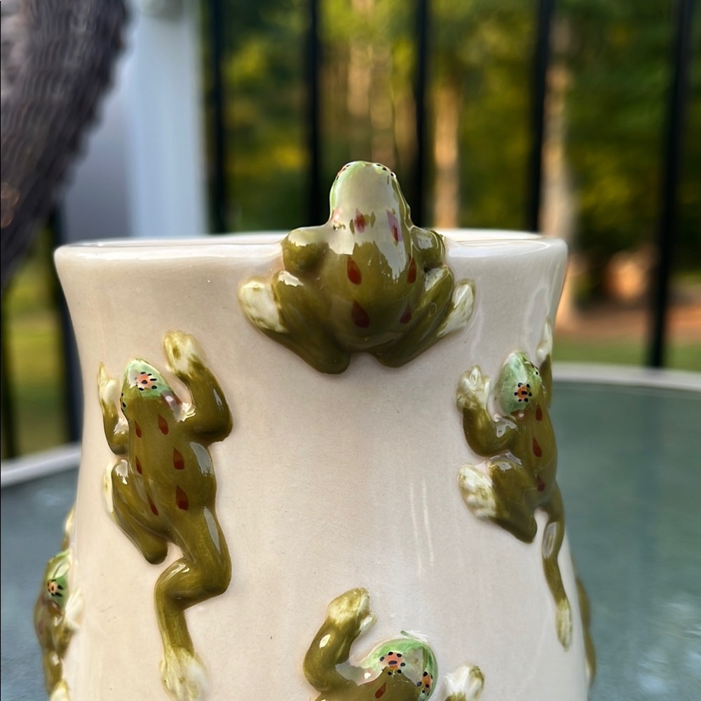 Frog Themed Ceramic Mug - Picture 11 of 11